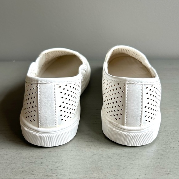 Time & Tru NEW Memory Foam Perforated White Slip-Ons Sneaker Women 7.5 Classic - Picture 6 of 12